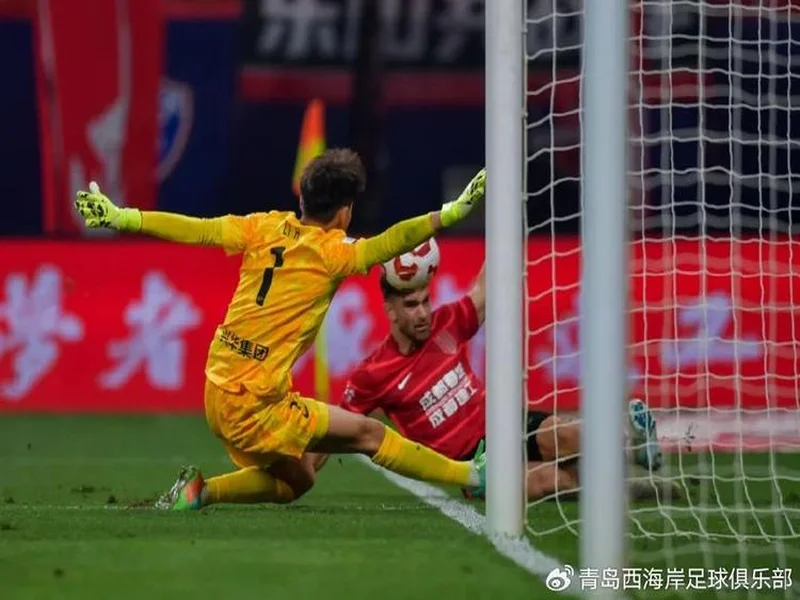 半场-成都蓉城2-0青岛西海岸 韦林顿凌空斩索罗金蓉城生涯首球